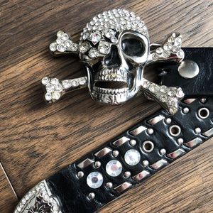 Skull rhinestone buckle and belt